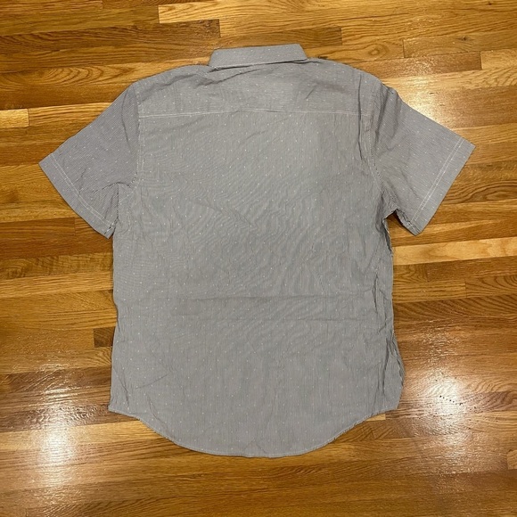 Perry Ellis Short Sleeve Pin Stripe Button Down Shirt Men’s Size XL Black White - Picture 2 of 8